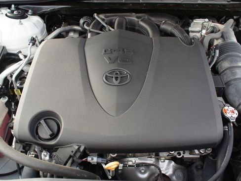 Used 2021 Toyota Camry XSE w/ Navigation Package image 28