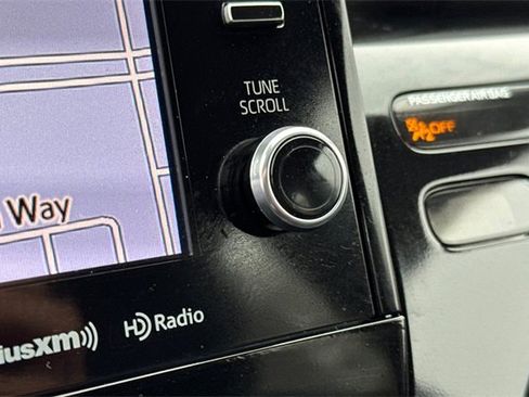 Used 2021 Toyota Camry XLE w/ Navigation Upgrade Package image 32