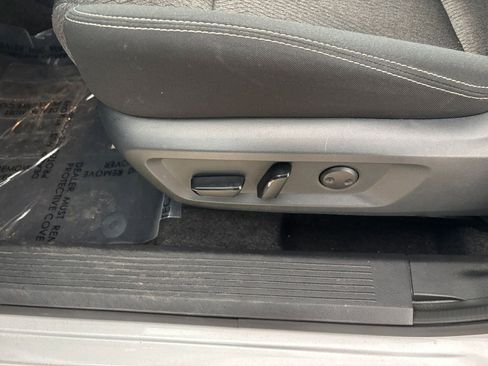 Used 2025 Nissan Rogue SV image 22