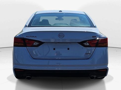 Used 2024 Nissan Altima 2.5 SR w/ SR Premium Package image 4