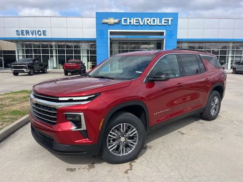 New 2026 Chevrolet Traverse LT w/ Driver Confidence Package image 2