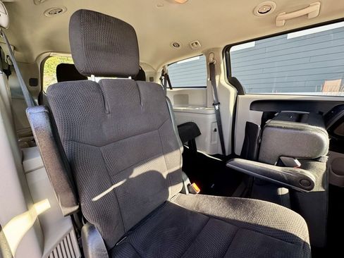 Used 2015 Dodge Grand Caravan SXT w/ UConnect Hands-Free Group image 13