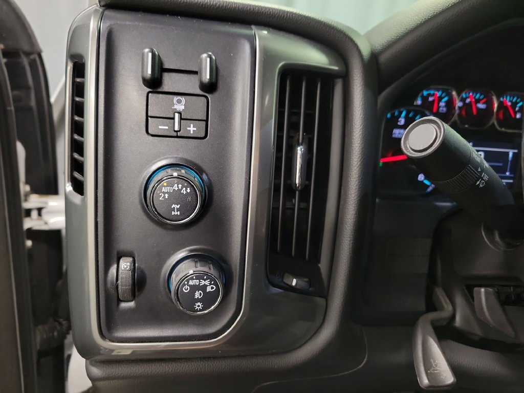 Used 2019 Chevrolet Silverado 1500 LT w/ All Star Edition AWD/4WD image 26