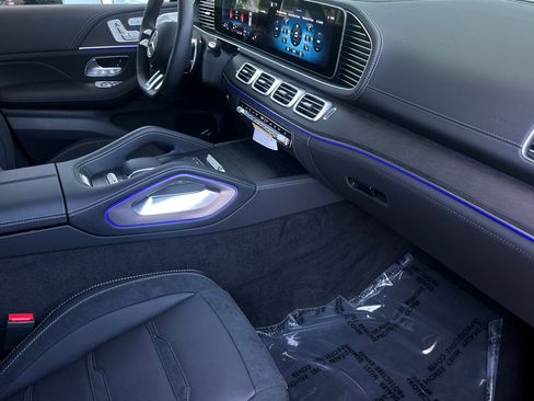 New 2026 Mercedes-Benz GLS 63 AMG 4MATIC image 9