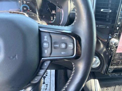Used 2025 RAM 1500 Limited AWD/4WD image 19