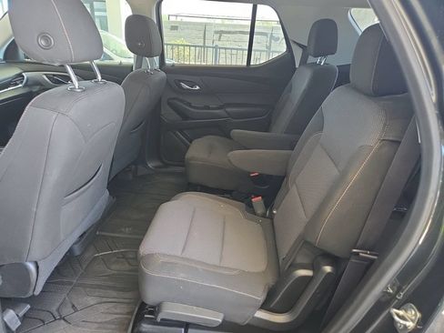 Used 2020 Chevrolet Traverse LT FWD image 11