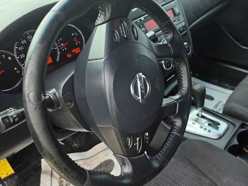 Used 2010 Nissan Altima Sedan FWD image 7