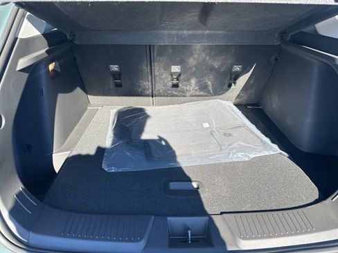 New 2026 Chevrolet Trax LT w/ Sunroof Package image 25