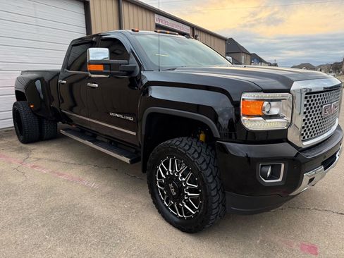 Used 2015 GMC Sierra 3500 Denali w/ Duramax Plus Package image 15