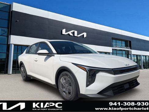 New 2025 Kia K4 LX image 1