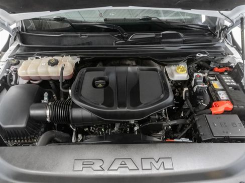 Used 2025 RAM 1500 Big Horn AWD/4WD image 3