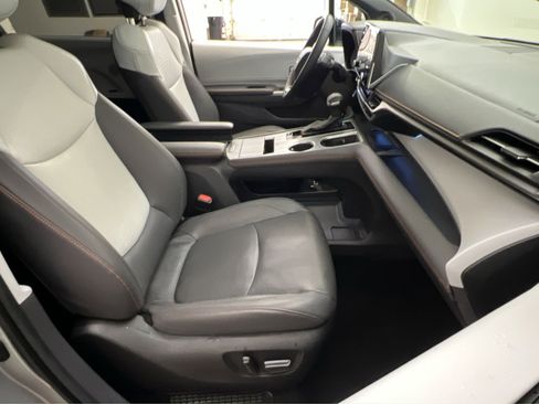 Used 2022 Toyota Sienna XSE w/ XSE Plus Package FWD image 27