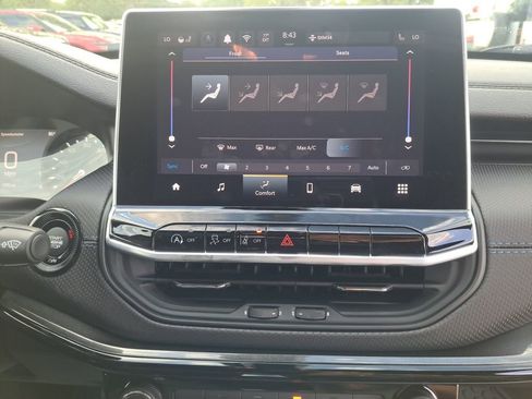 New 2026 Jeep Compass Latitude AWD/4WD image 4