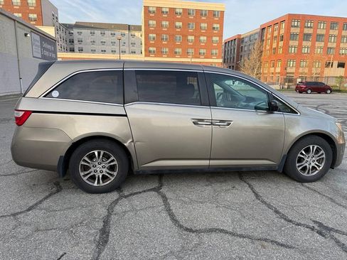 Used 2011 Honda Odyssey EX image 8