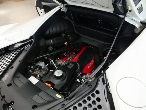 Used 2023 Ferrari SF90 Stradale image 37