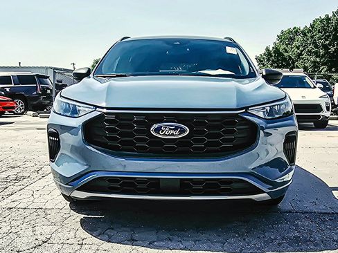 Used 2023 Ford Escape ST-Line w/ Tech Pack #1 FWD image 2