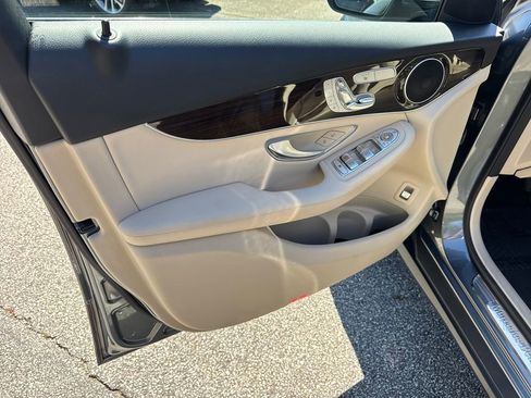 Used 2018 Mercedes-Benz GLC 300 image 10