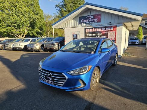 Used 2017 Hyundai Elantra SE FWD image 4