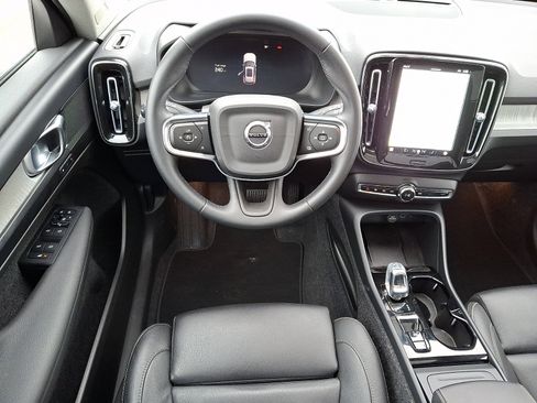 Certified 2025 Volvo XC40 B5 Plus image 11