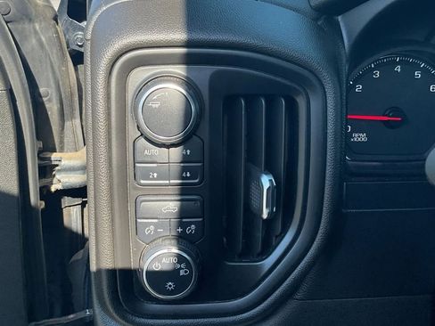 Used 2020 Chevrolet Silverado 1500 Custom Trail Boss w/ Custom Convenience Package AWD/4WD image 27
