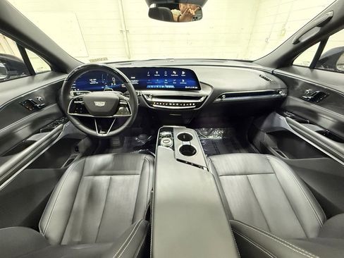 Used 2024 Cadillac Lyriq Sport image 27