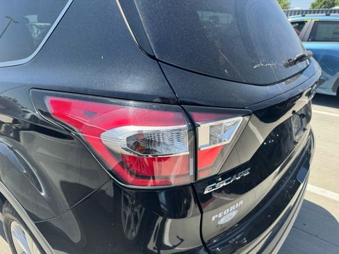 Used 2017 Ford Escape SE FWD image 7