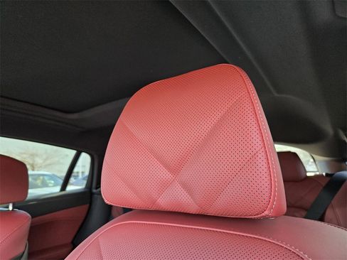 New 2026 BMW X6 M60i w/ Climate Comfort Package image 17