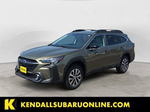 Used 2025 Subaru Outback Premium AWD/4WD image 1
