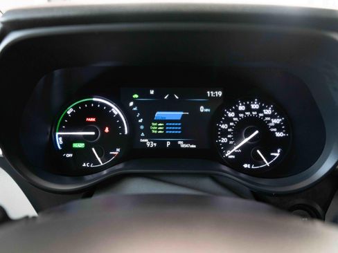Used 2025 Toyota Sienna LE w/ LE Plus Package AWD/4WD image 16