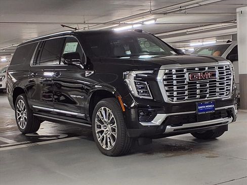 New 2026 GMC Yukon XL Denali w/ Sun & Power Step Package RWD image 3