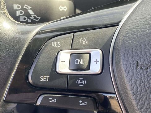 Used 2019 Volkswagen Tiguan SE image 25