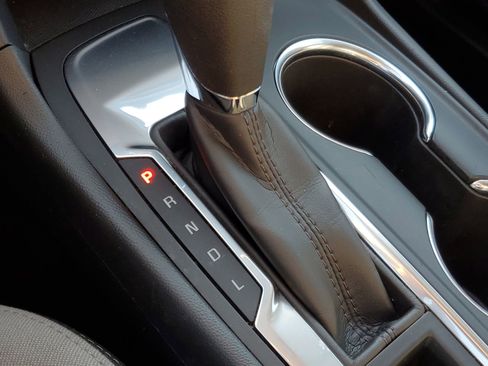 Used 2021 Chevrolet Equinox LS image 31