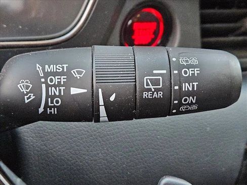 Used 2023 Honda Pilot TrailSport image 17