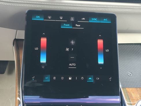 Certified 2025 Cadillac Escalade Sport Platinum AWD/4WD image 23