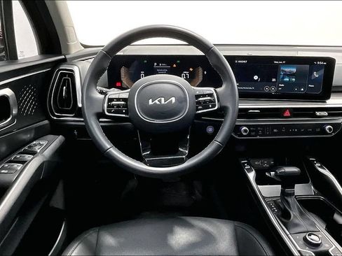 Used 2025 Kia Sorento S w/ Panoramic Sunroof Package AWD/4WD image 6