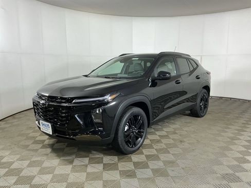 New 2026 Chevrolet Trax ACTIV FWD image 3