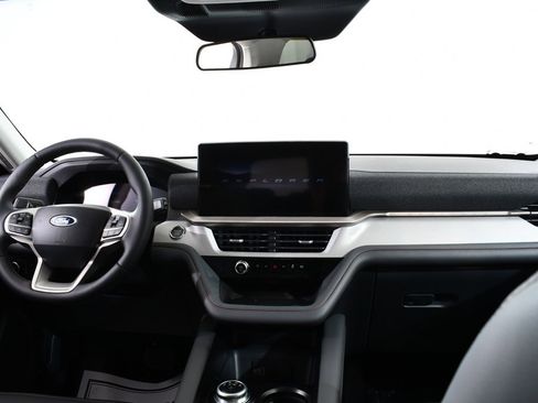 New 2026 Ford Explorer Active w/ Active Comfort Package image 7