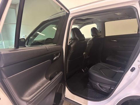 Used 2023 Toyota Highlander XLE AWD/4WD image 24