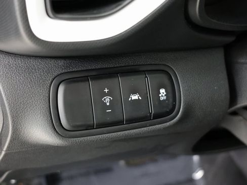 Used 2022 Hyundai Venue Limited w/ Cargo Package image 22