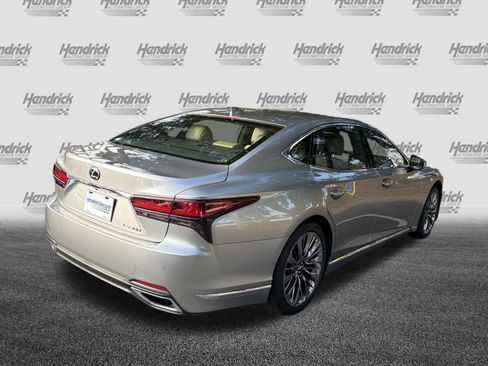 Used 2023 Lexus LS 500 w/ Accessory Package (Z2) RWD image 9