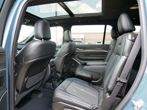 New 2026 Jeep Grand Cherokee L Limited AWD/4WD image 7