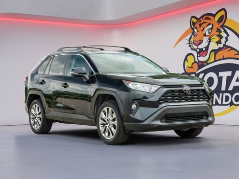 Used 2019 Toyota RAV4 XLE Premium w/ Cold Weather Package AWD/4WD image 3