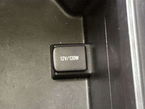 Used 2016 Toyota Highlander Limited image 39