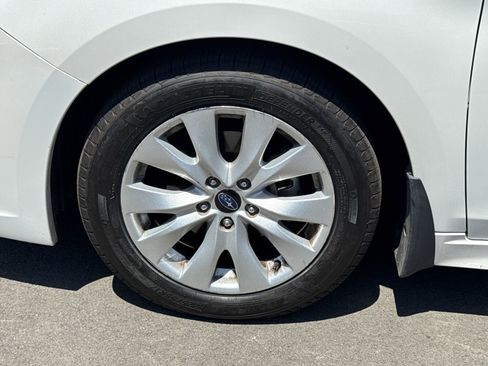 Used 2017 Subaru Legacy 2.5i Premium AWD/4WD image 2