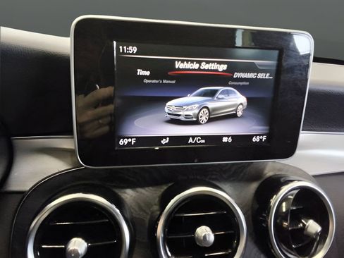 Used 2018 Mercedes-Benz C 300 Sedan w/ Premium Package image 29