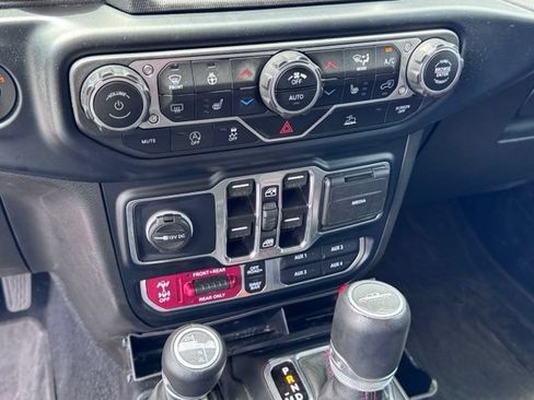 Used 2023 Jeep Gladiator Rubicon w/ LED Lighting Group AWD/4WD image 28