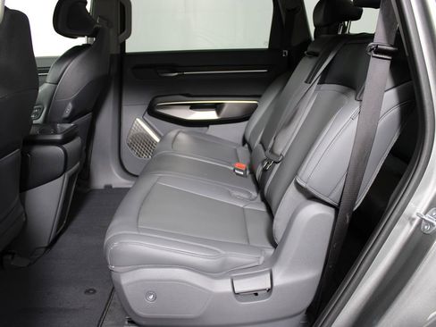 Used 2024 Kia EV9 Light RWD image 20