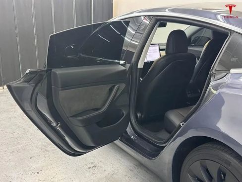Used 2018 Tesla Model 3 Long Range image 16