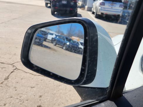 Used 2022 Chevrolet Trax LT w/ Sport Edition image 10