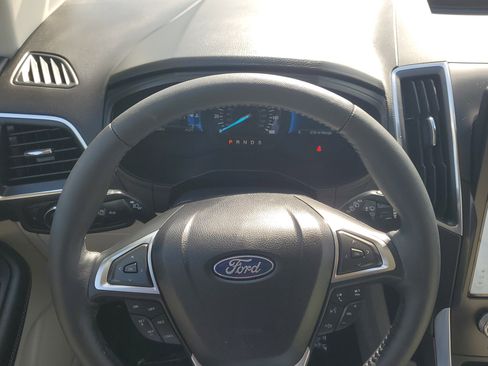 Certified 2024 Ford Edge Titanium image 23